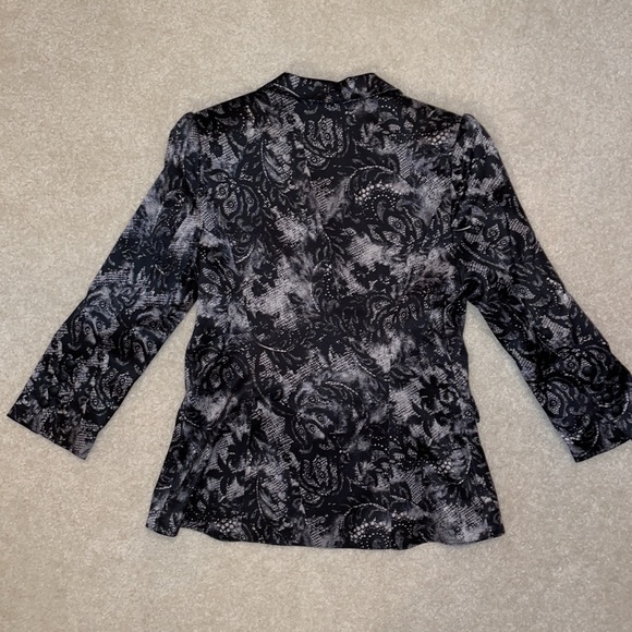 Gorgeous Bellatrix Black and White Lace Print Blazer Size Small - Picture 5 of 6